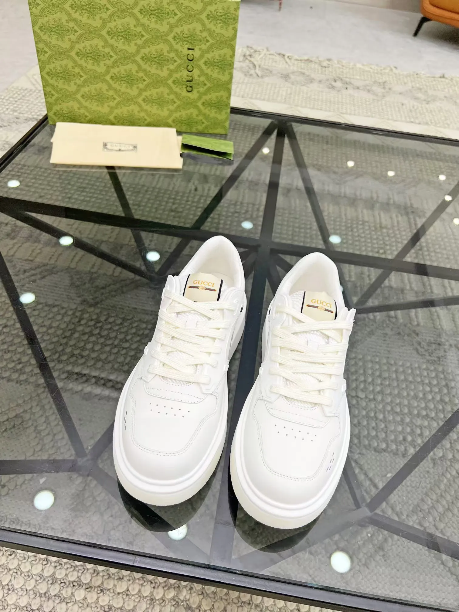 Men's Men's Shoes Men's Men's 💰460 new men's shoes GUCCI [Lightning] latest shoes shipped. Original quality, fashionable, made of special materials, sheepskin lining, brand new packaging. The foot feels super comfortable and the workmanship is impeccable. Size: 38-45